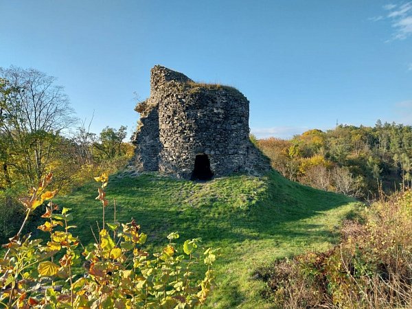 Ostrý - zřícenina hradu