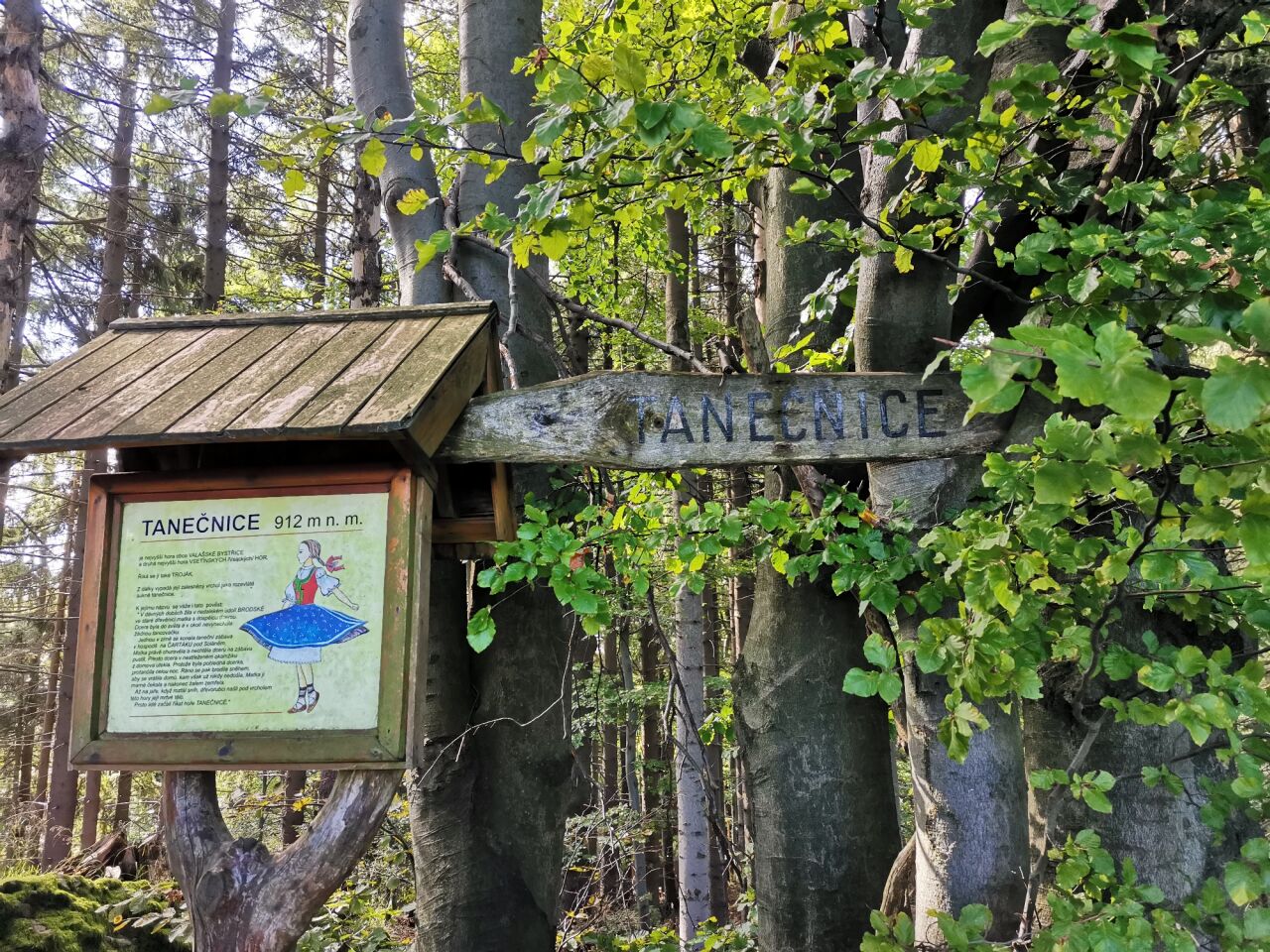 Tanečnice (912&nbsp;m)